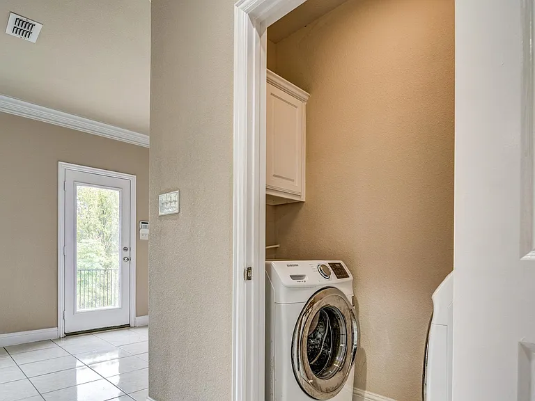 725 Rembrandt Ct — Photo 15