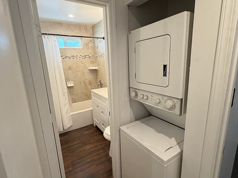 6556 Comly St — Photo 10