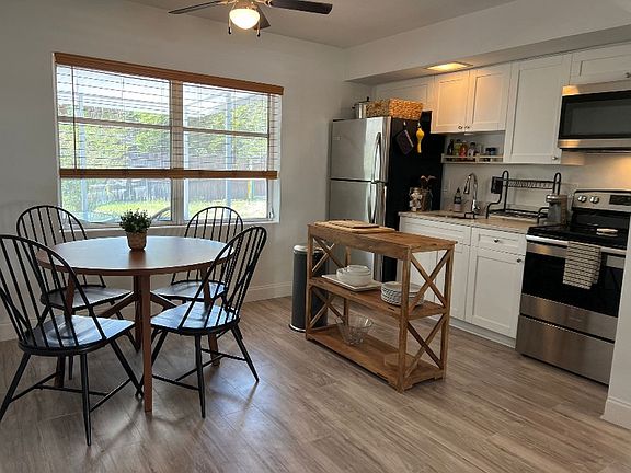 4th image of 10603 Agate Ct