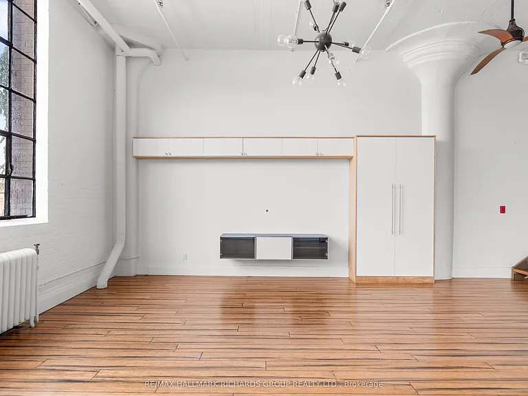 245 Carlaw Ave #202B — Photo 11