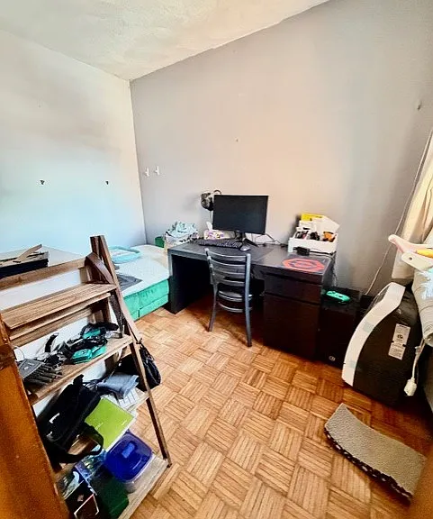 240 Hanover St #4 — Photo 26