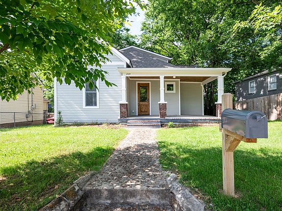 3rd image of 209 Cleveland St