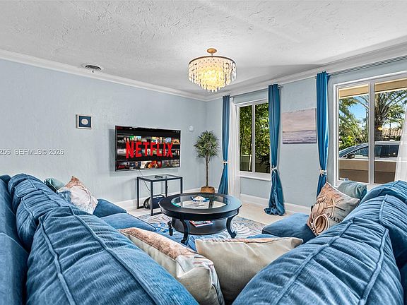4th image of 517 NE 2nd Pl