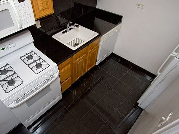 2nd image of 230 E 15th St APT 10A