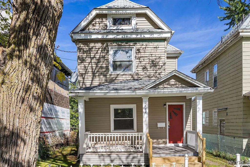 2424 Cudaback Ave photo 1