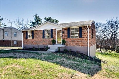 1st image of 225 Ash Dr