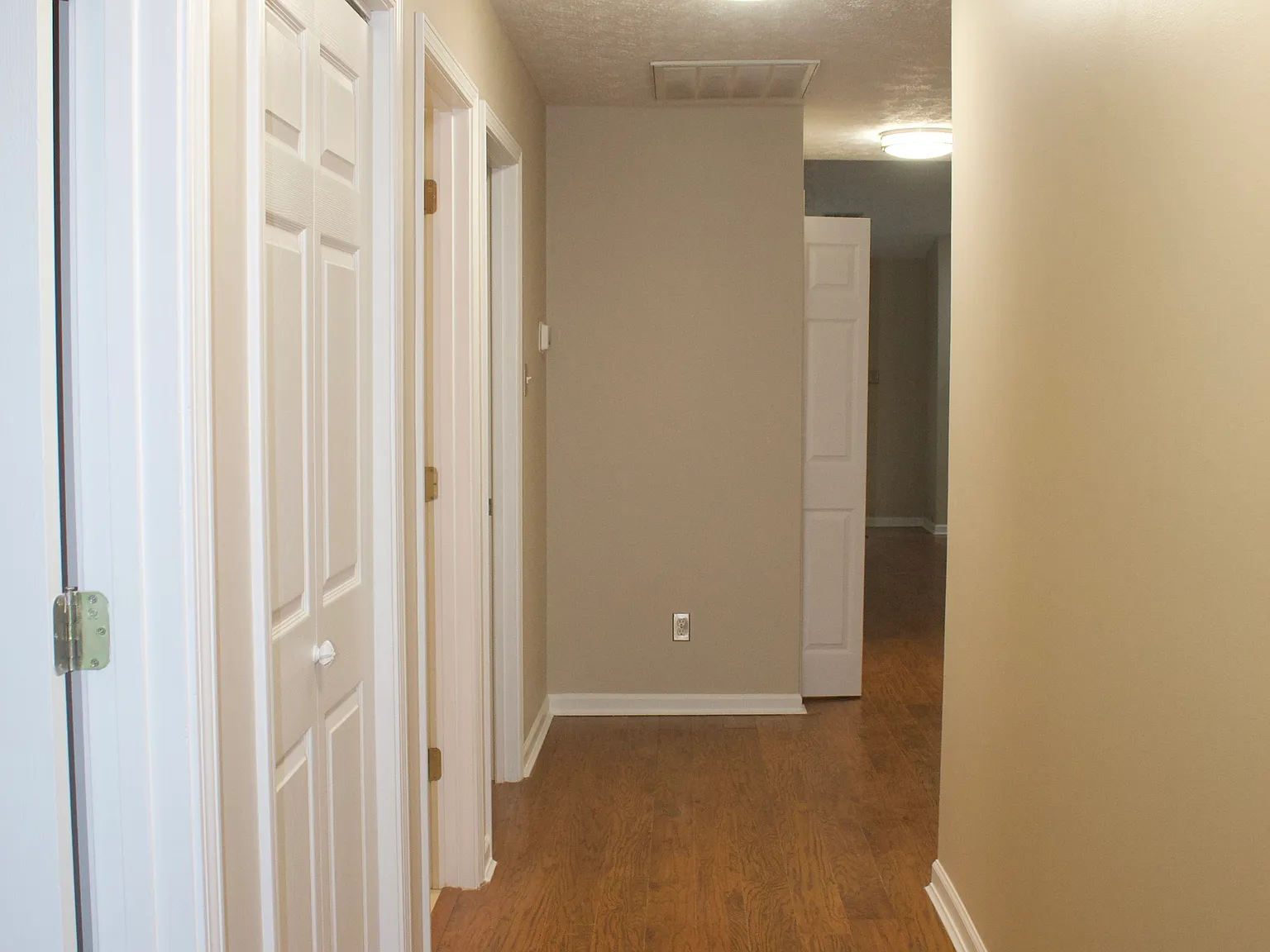 3 bed, 1452 sqft, $2,350 — Photo 4