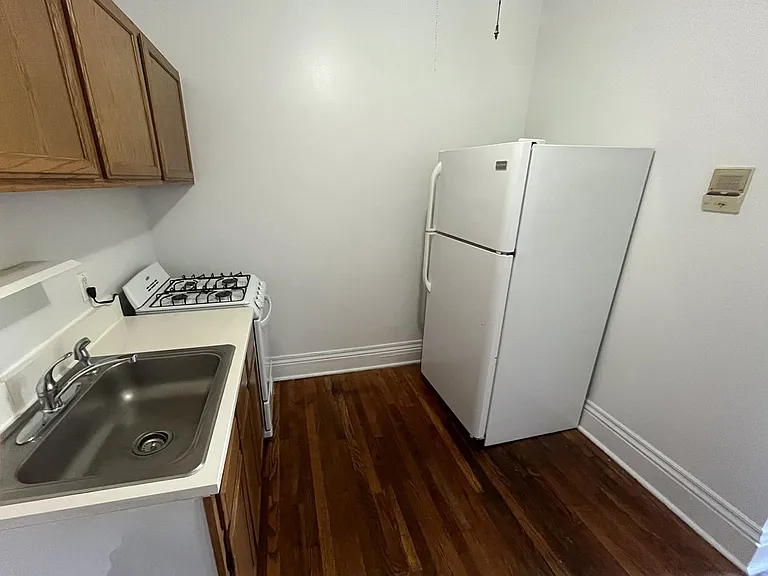 1706 Bolton St — Photo 11
