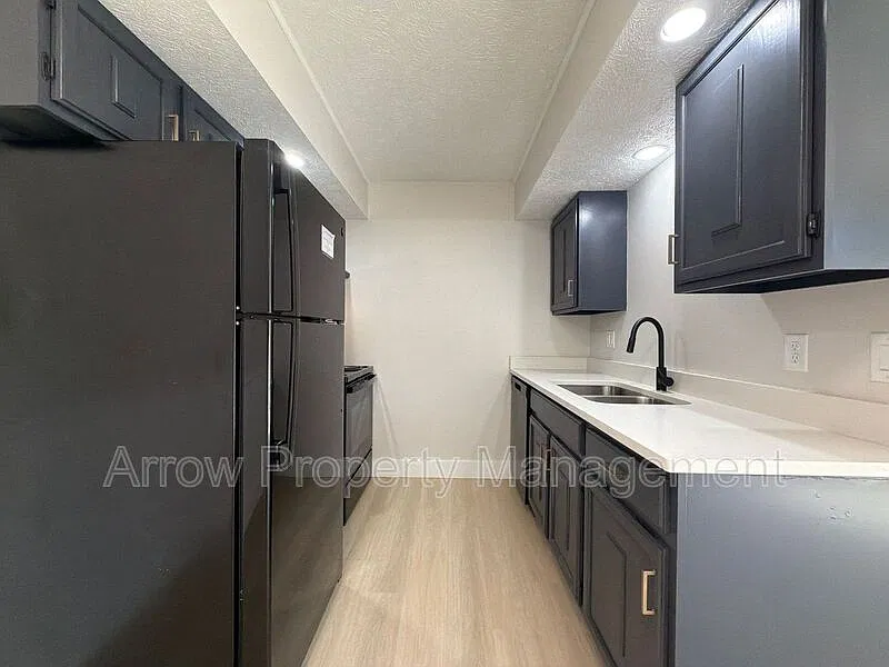 1 bed, 1.0 bath, 652 sqft, $795 — Photo 1