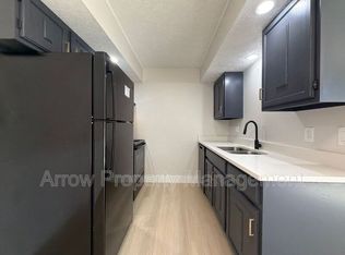 1429 N 34th St #8, Lincoln, NE 68503