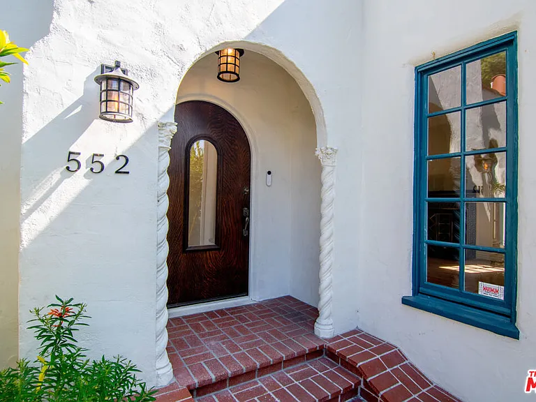 552 Wilcox Ave — Photo 3