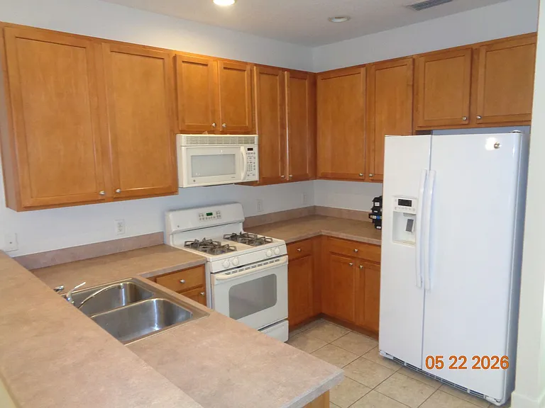 210 Woodhouse Ln — Photo 12