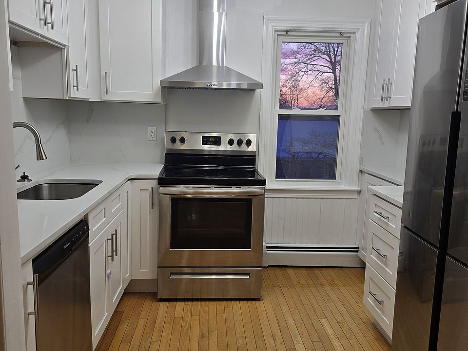 1st image of 145 Windmill St Floor 2