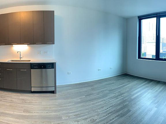 5th image of 612 N Wells St #2807
