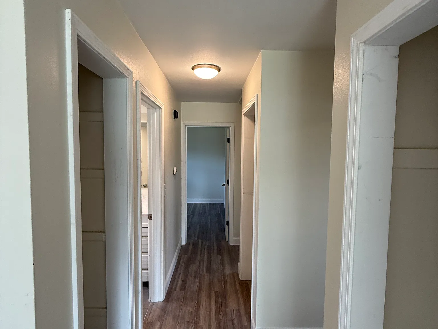 2 bed, 1100 sqft, $1,300 — Photo 2
