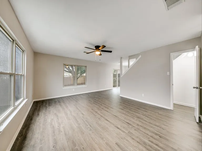 6722 Badger Pass Dr — Photo 3