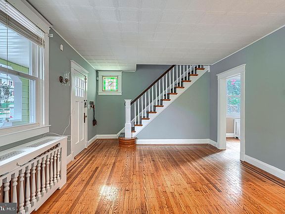 4th image of 3203 Berkshire Rd