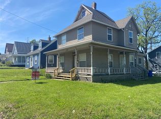1402 1st Ave NW, Cedar Rapids, IA 52405