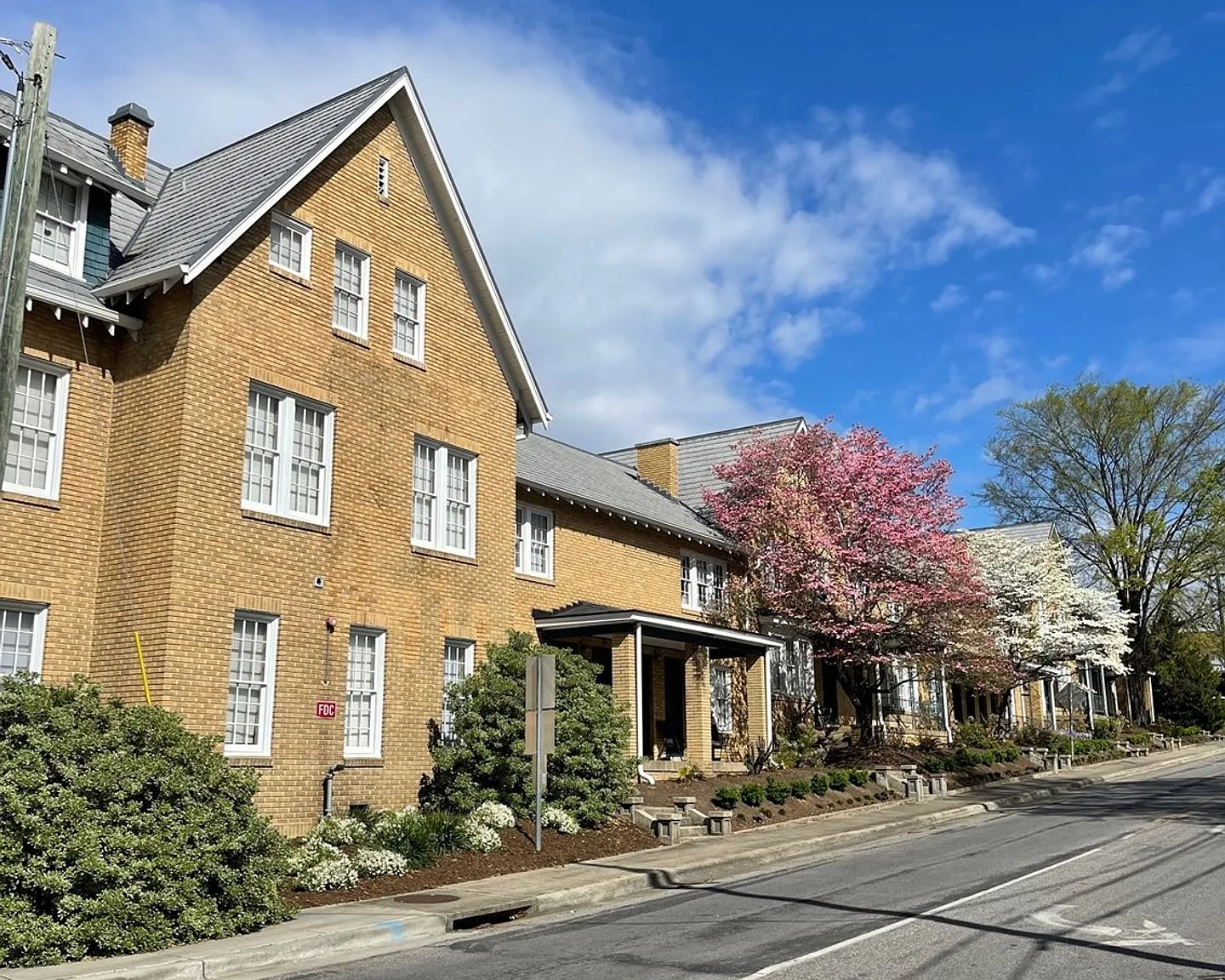 Armstrong Apartments — Photo 4