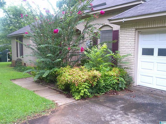 2nd image of 615 Pinecrest Rd