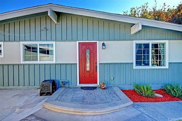 858 La Serena Dr — Photo 2
