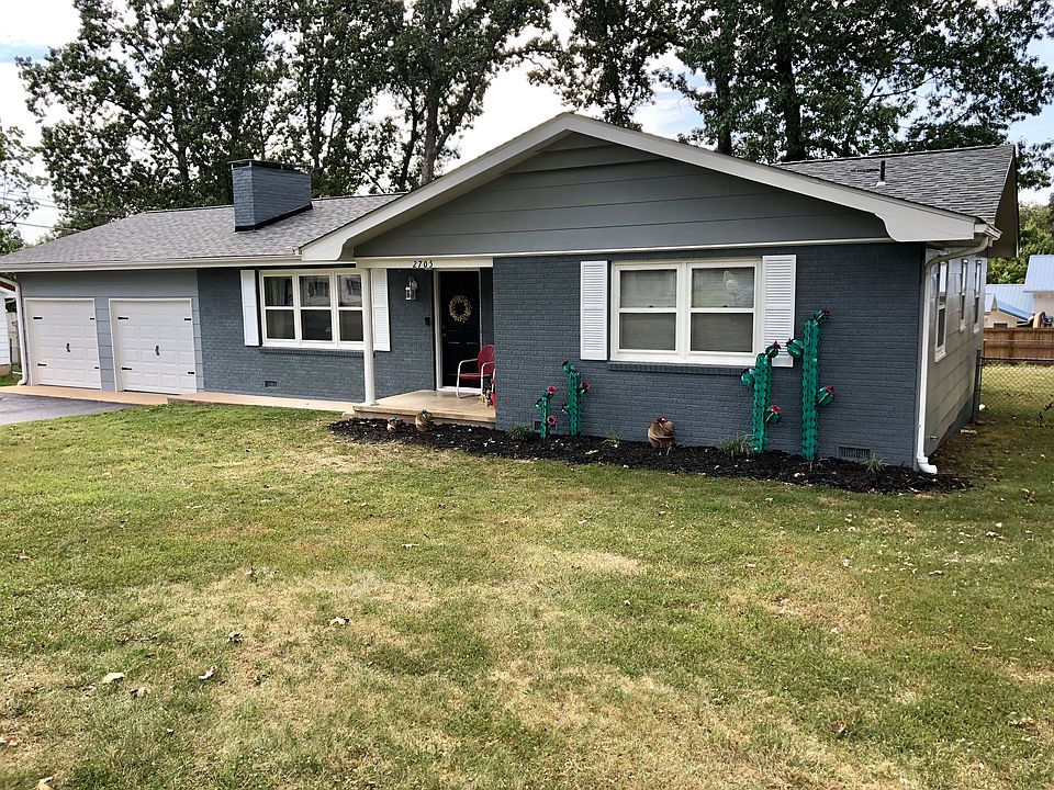 Front Yard/North Side