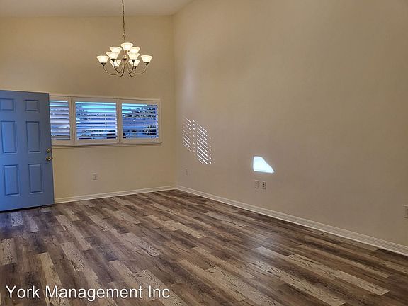 5th image of 2923 Bentley St