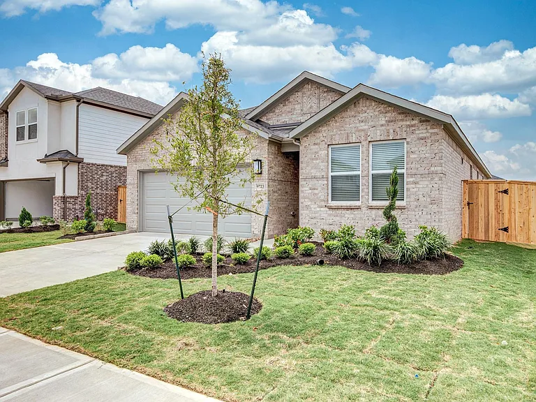9723 Rialto Heights Dr — Photo 2
