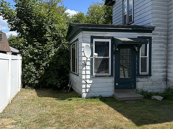 2nd image of 440 Main St