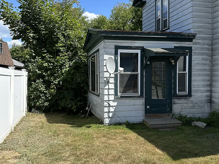 440 Main St — Photo 2