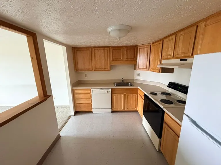 20201 Lorain Rd — Photo 39