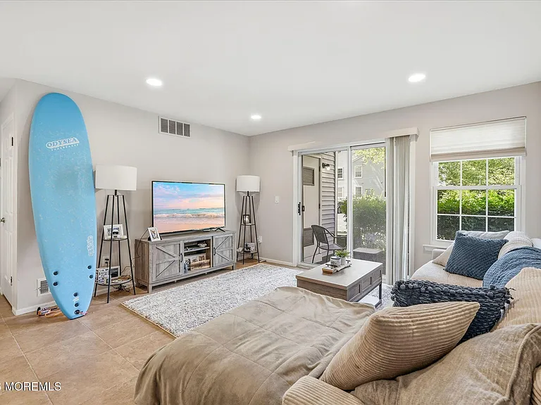 17 Hackamore Ct — Photo 3