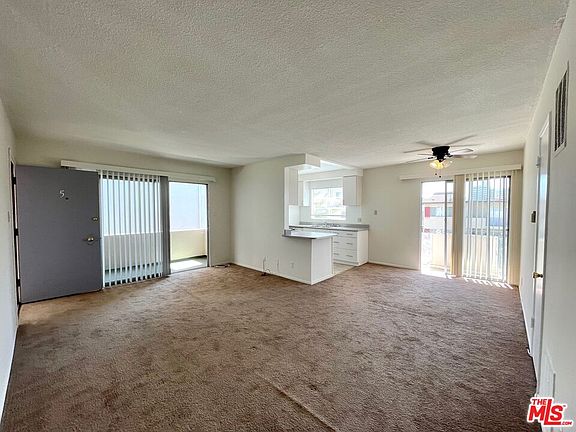 3rd image of 11727 Mayfield Ave #5