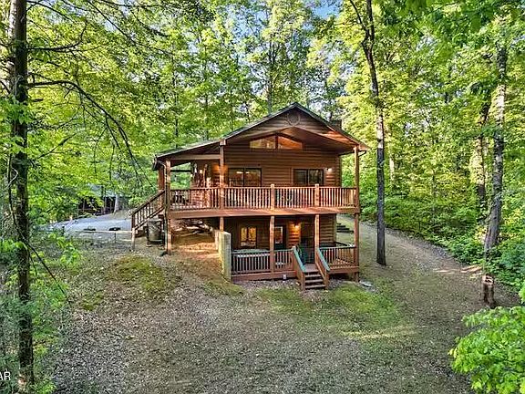 3rd image of 3828 Saddle Brook Way