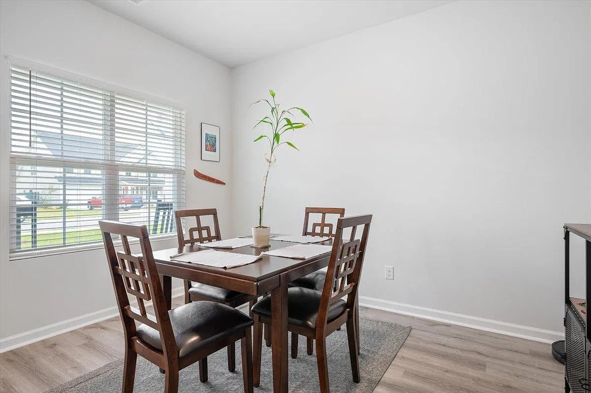 283 Excel Drive — Photo 4