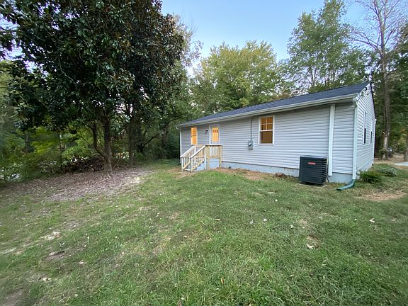 3rd image of 1420 Rose Ann Ln