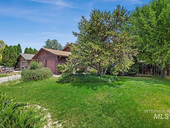 2nd image of 786 Meadows Dr