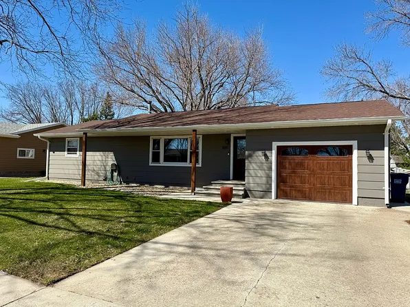 600 E 13th Ave, Mitchell, SD 57301