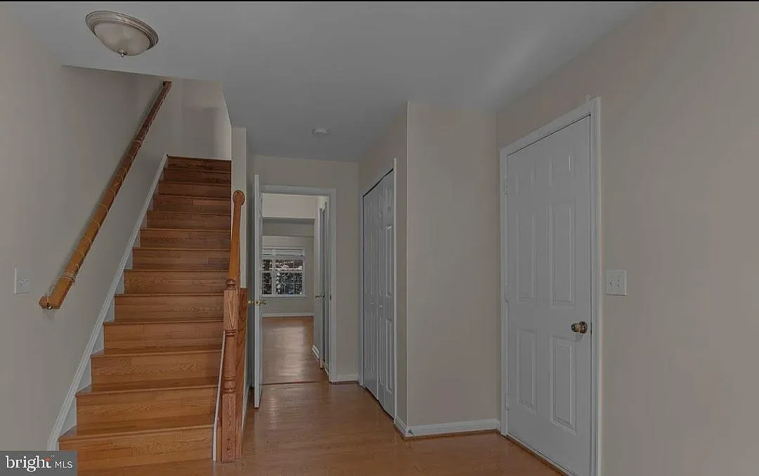 3 bed, 2.5 bath, 2408 sqft, $3,300 — Photo 4