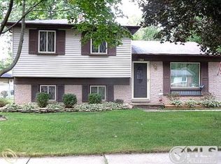 1350 S John Hix St, Westland, MI 48186
