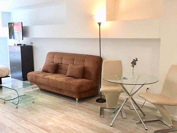 3rd image of 521 W 48th St #2G