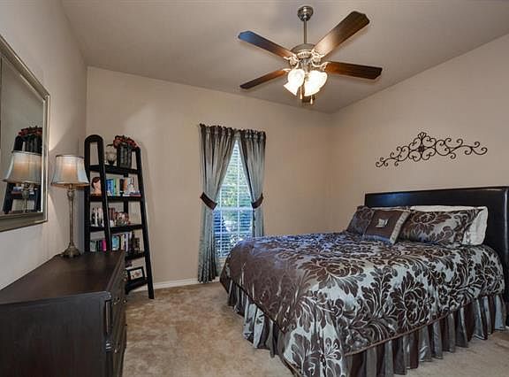 5th image of 1201 Catherine Ln