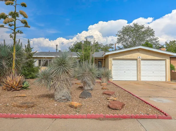 1104 Alcazar St NE, Albuquerque, NM 87110