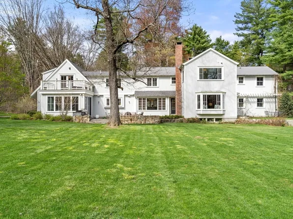 10 Main St, Dover, MA 02030