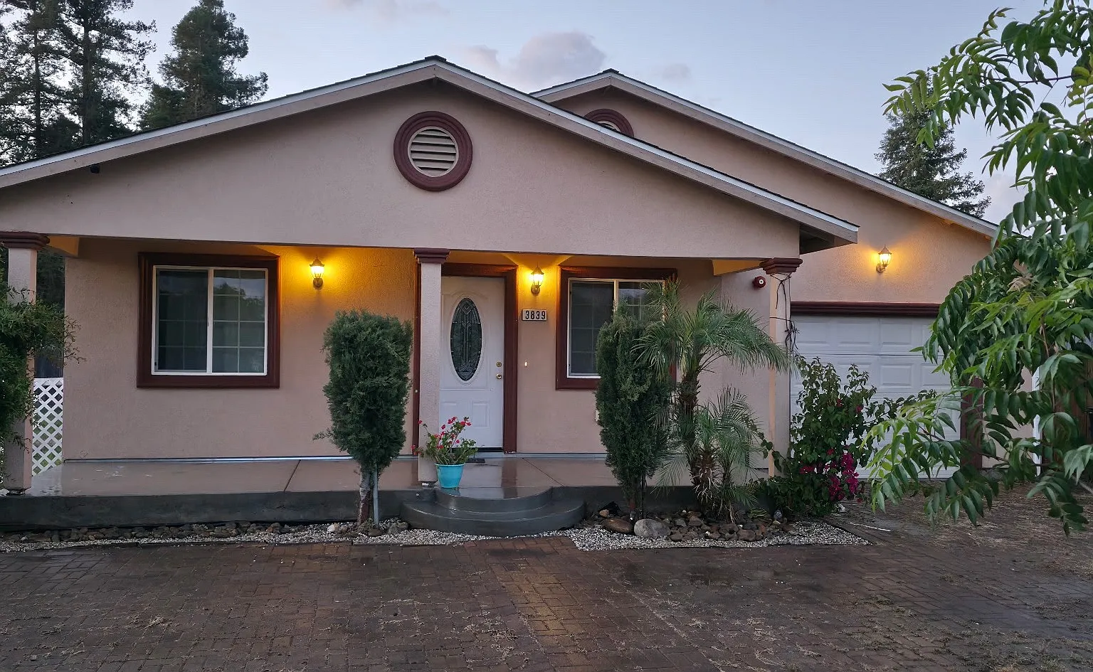 3 bed, 1251 sqft, $2,900 — Photo 1