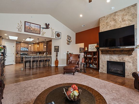 5th image of 2196 E Valley View Ct N