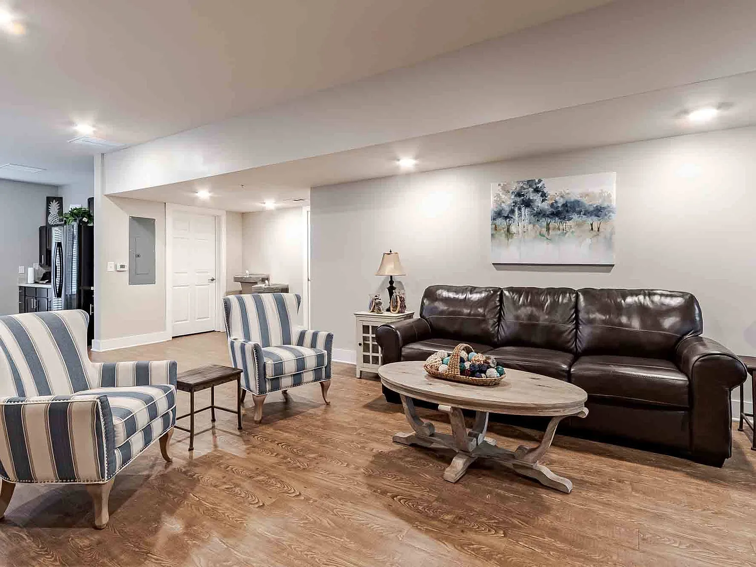Oakside Apartments — Photo 2