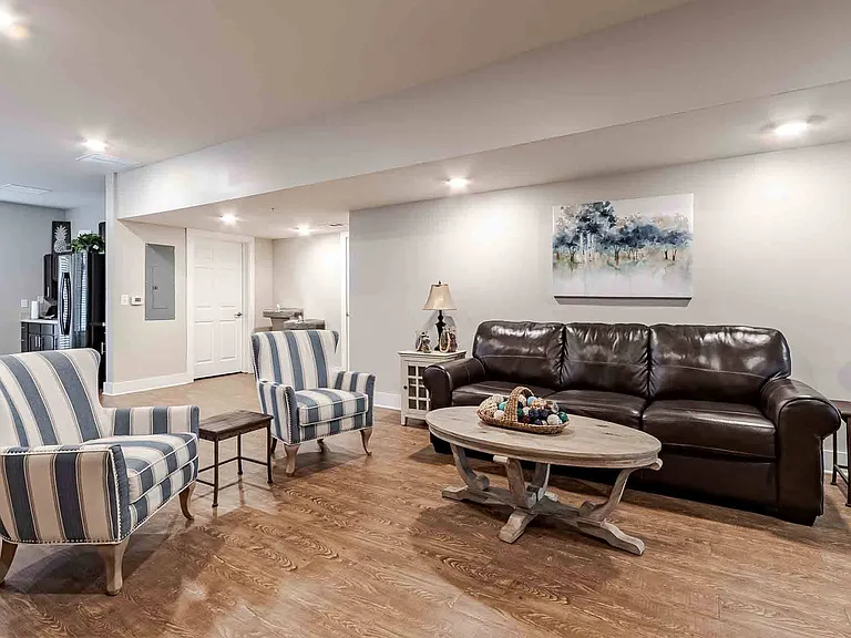 Oakside Apartments — Photo 2