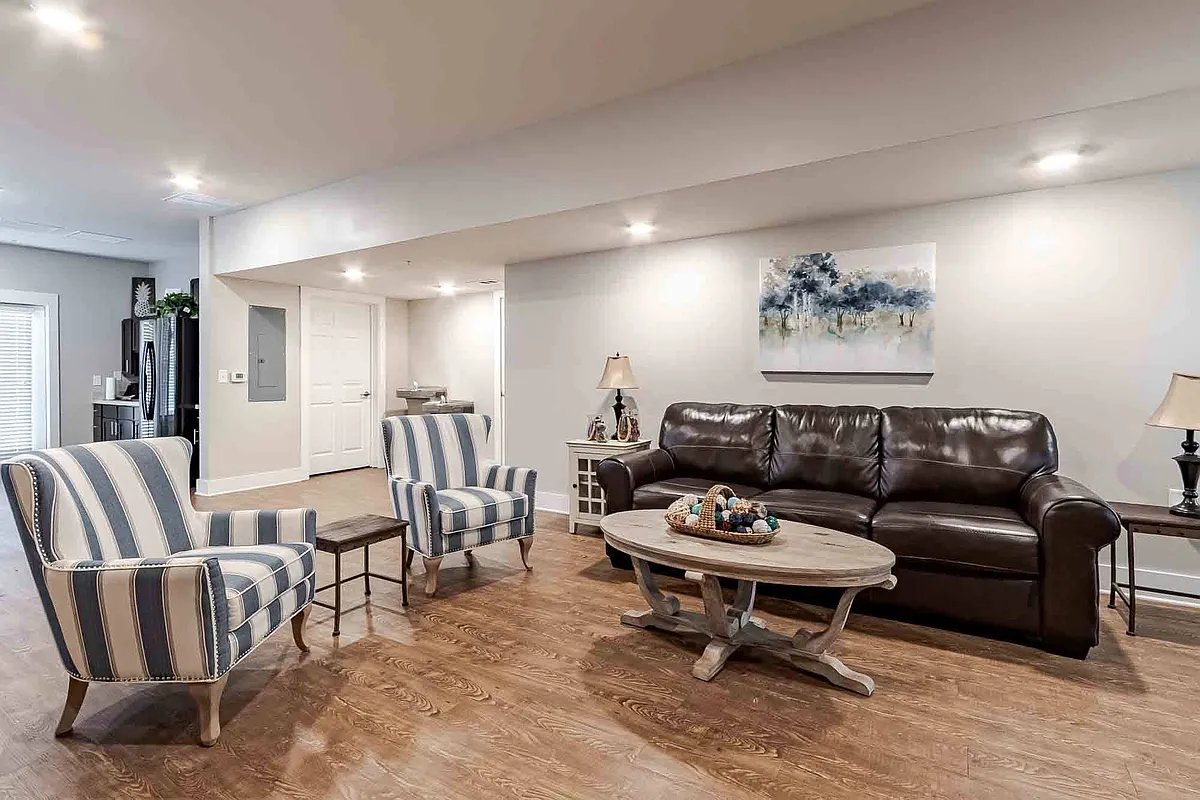 Building Photo - Oakside Apartments