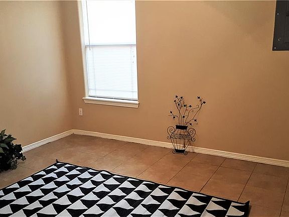 5th image of 3012 E Diamondhead Ave APT 4